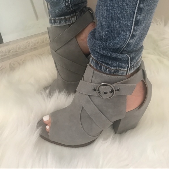 LAST 1️⃣ Vegan Suede Buckle Bootie w Heel - Picture 2 of 5